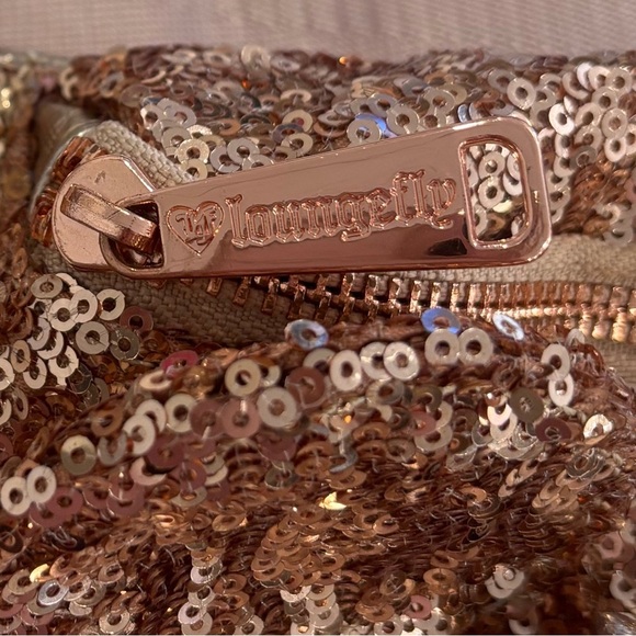 Loungefly Disney Minnie Mouse Rose Gold Sequin Bow Fanny Pack - Picture 4 of 6